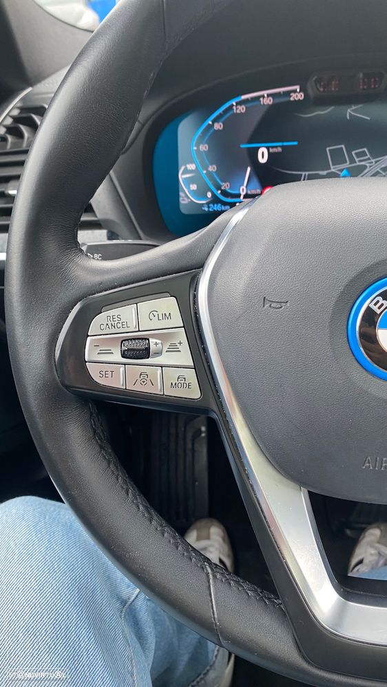 BMW iX3 Inspiring - 32