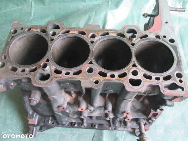 BMW E60 E90 E87 2.0D M47 BLOK SILNIKA 2006 ŻELIWO - 4