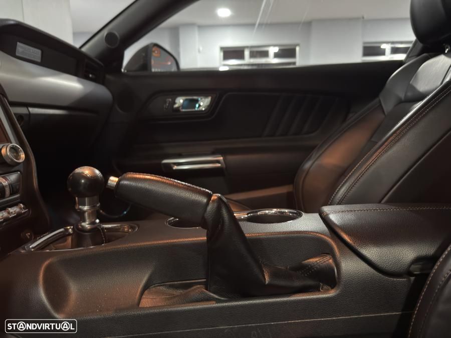 Ford Mustang 2.3i EcoBoost - 12