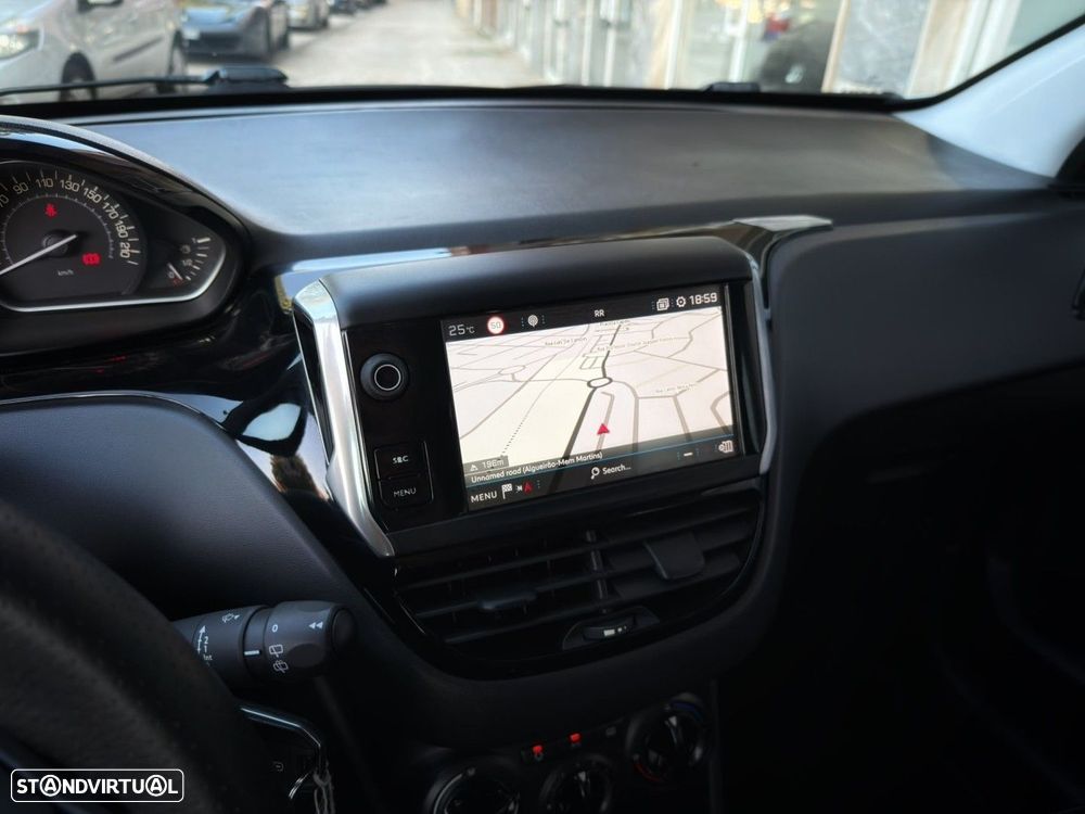 Peugeot 208 1.2 PureTech Style - 16