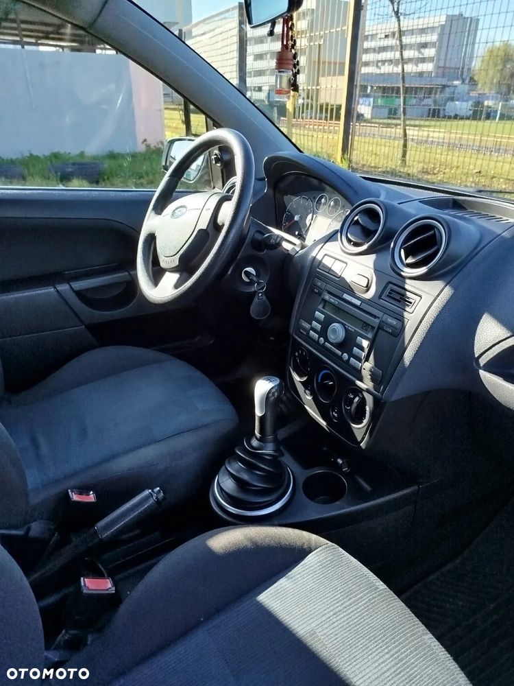Ford Fiesta - 13