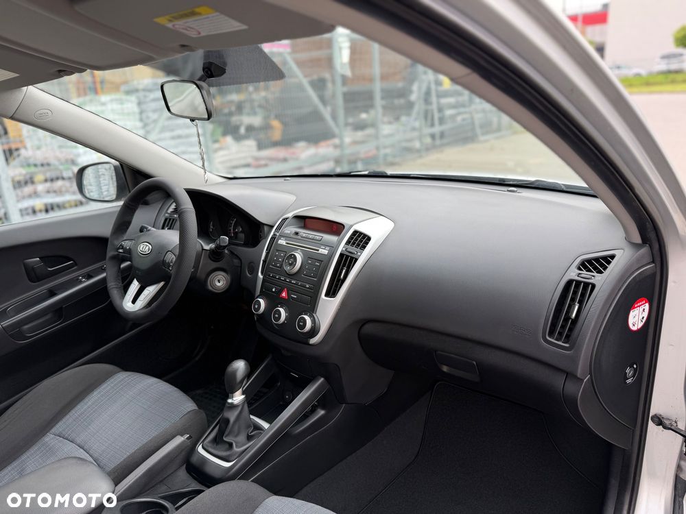 Kia Ceed 1.4 Comfort - 12