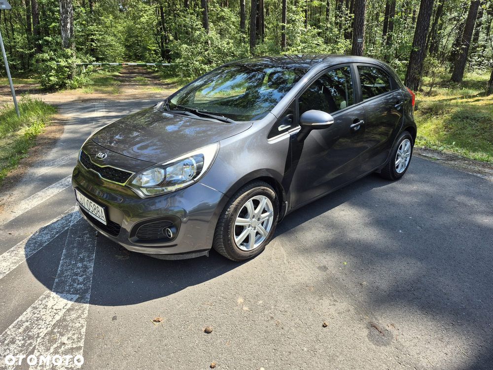 Kia Rio 1.2 L - 3