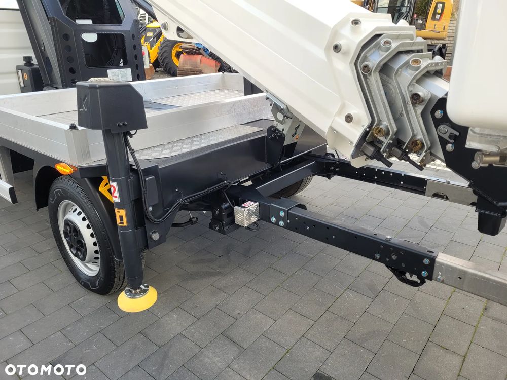 Iveco DAILY 35-140 / FABRYCZNIE NOWY / podnośnik koszowy KLUBB KT20 / - 20