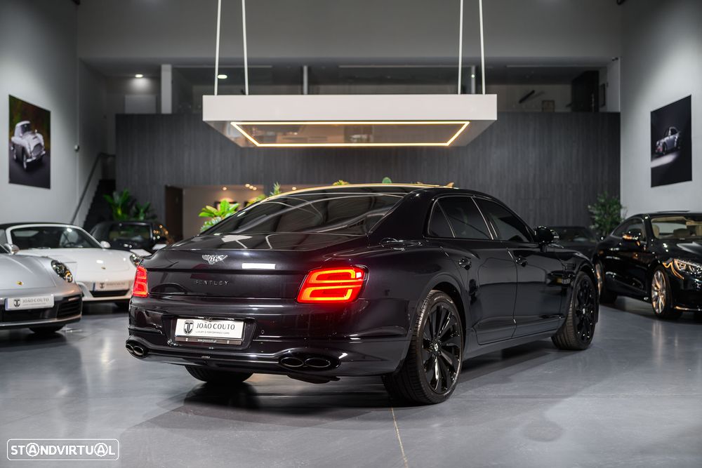 Bentley Flying Spur V8 Mulliner - 11