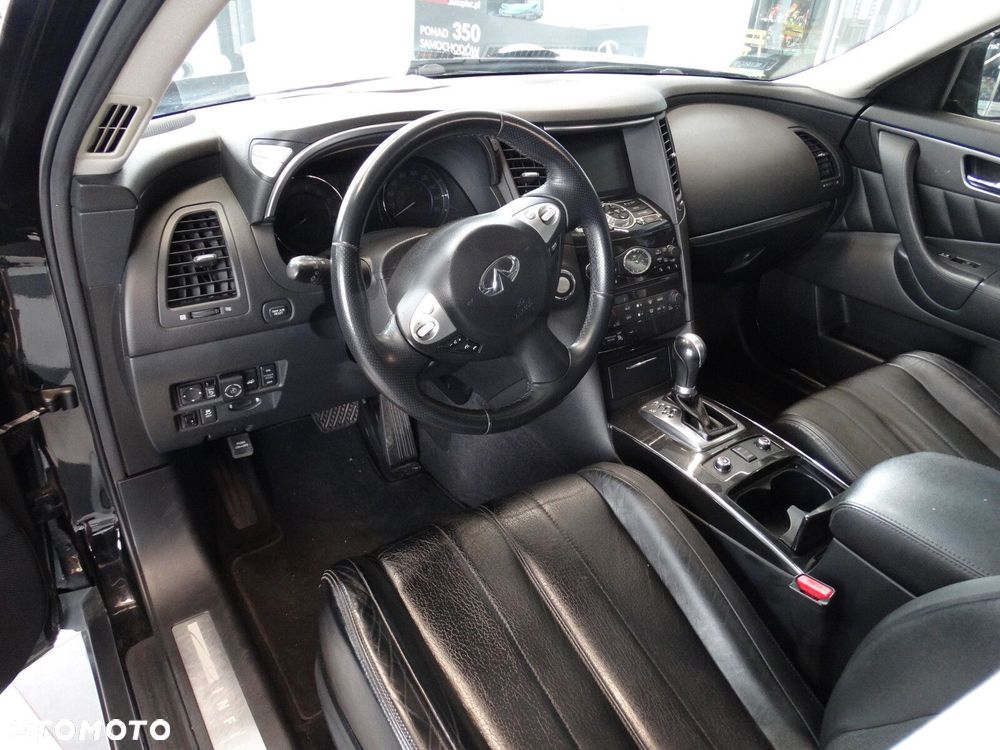 Infiniti QX70 - 19
