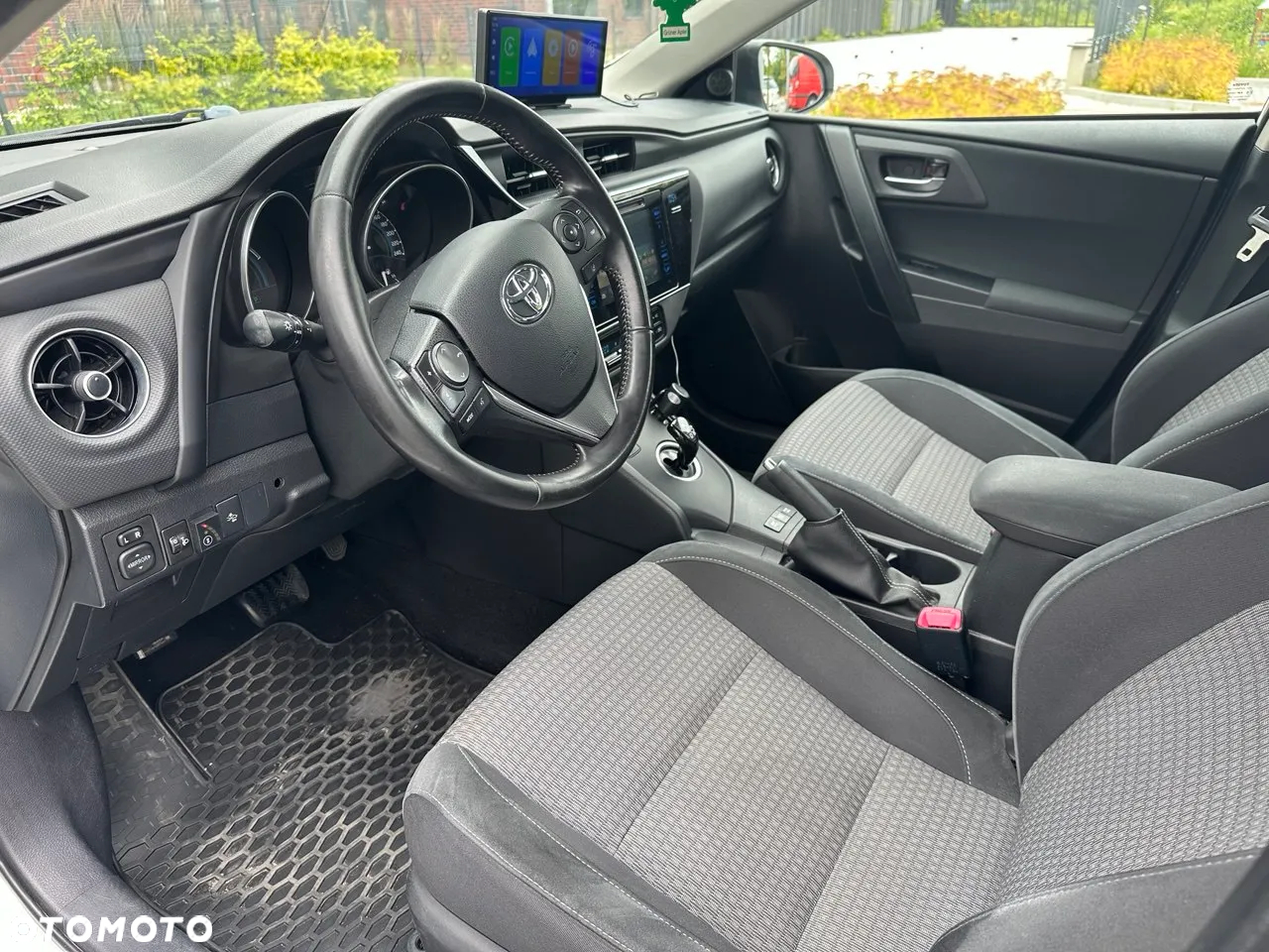 Toyota Auris - 11