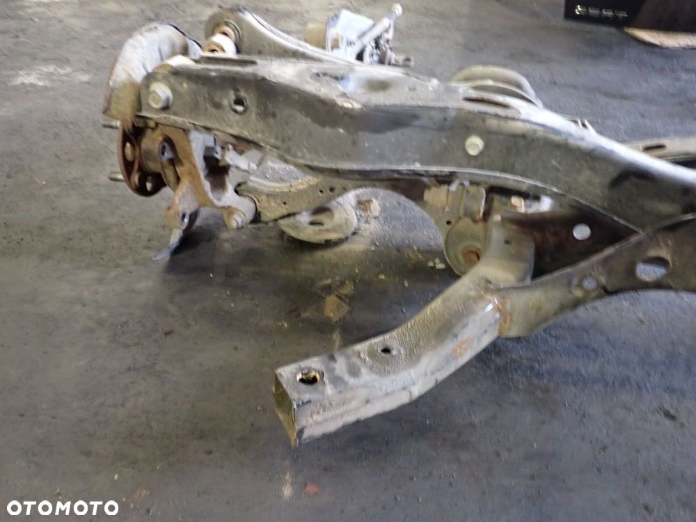 SANKI WÓZEK KOŁYSKA TYŁ HYUNDAI I30 III KOMBI - 17