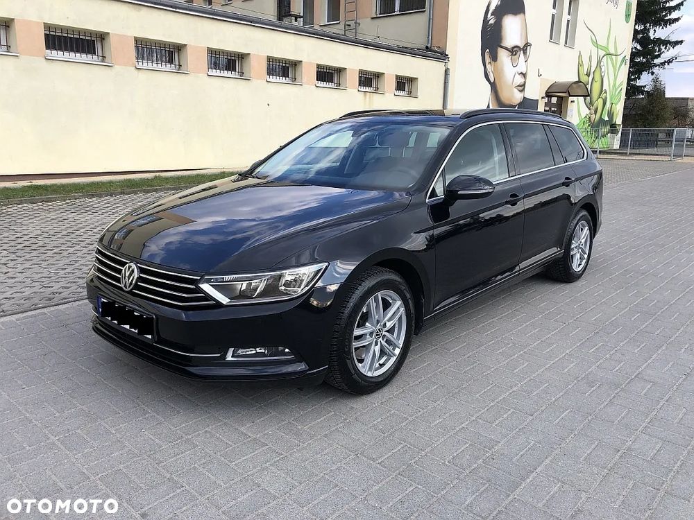 Volkswagen Passat - 1