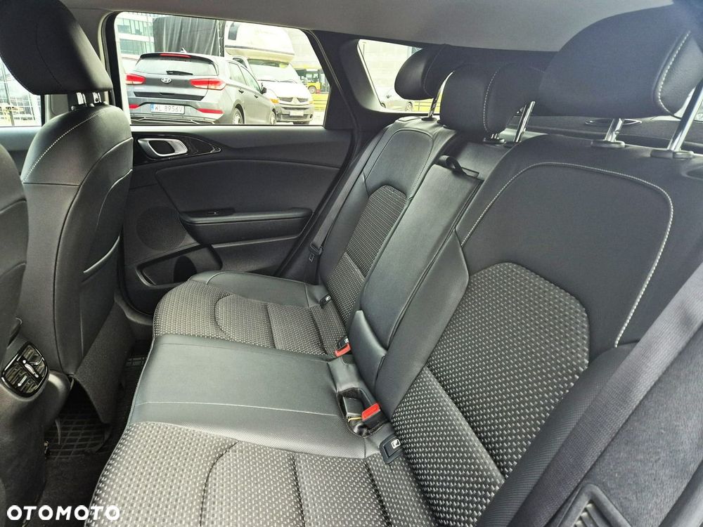Kia Ceed 1.6 GDI PHEV L Business Line DCT - 15