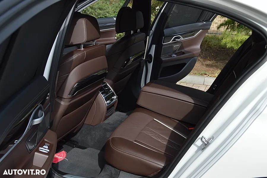 BMW Seria 7 730d xDrive MHEV - 39