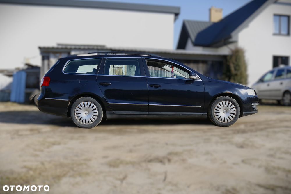 Volkswagen Passat 1.6 FSI Comfortline - 2