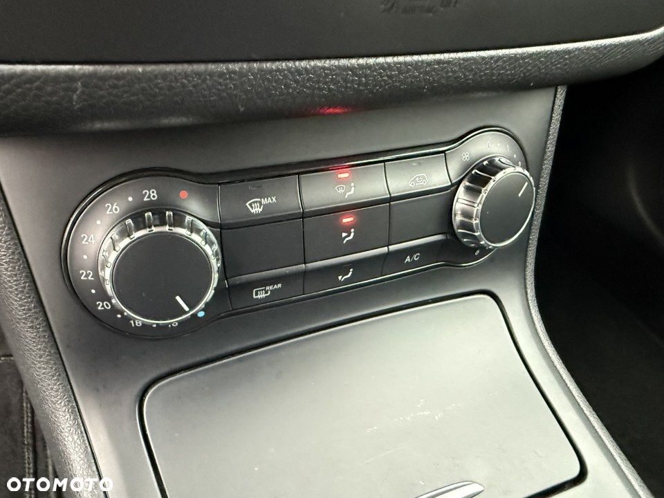 Mercedes-Benz Klasa B 180 (BlueEFFICIENCY) 7G-DCT - 26