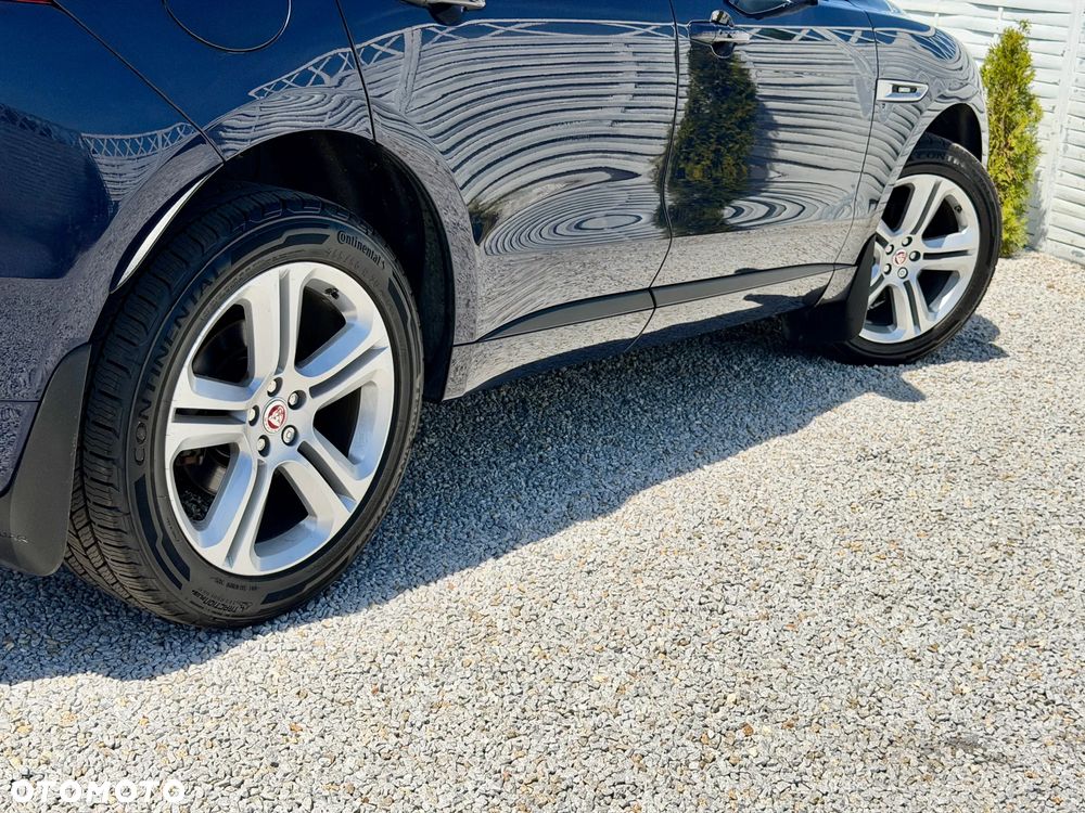 Jaguar F-Pace 25t AWD R-Sport - 31