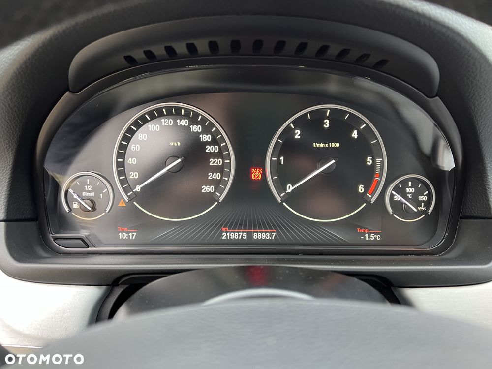 BMW Seria 5 525d xDrive Sport-Aut - 14