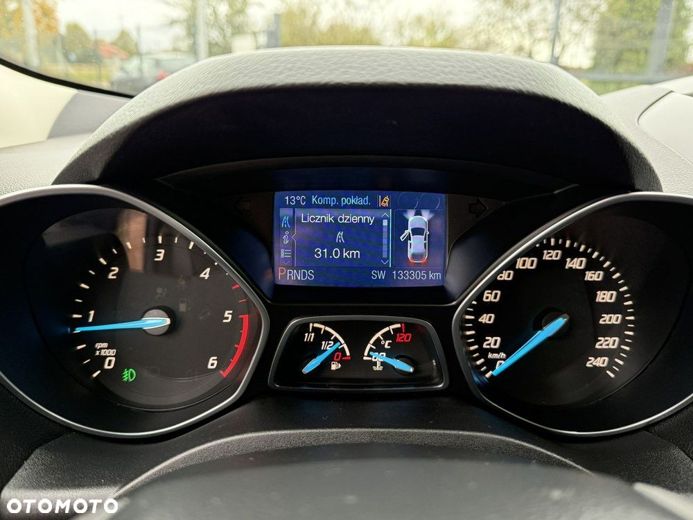 Ford Kuga - 28