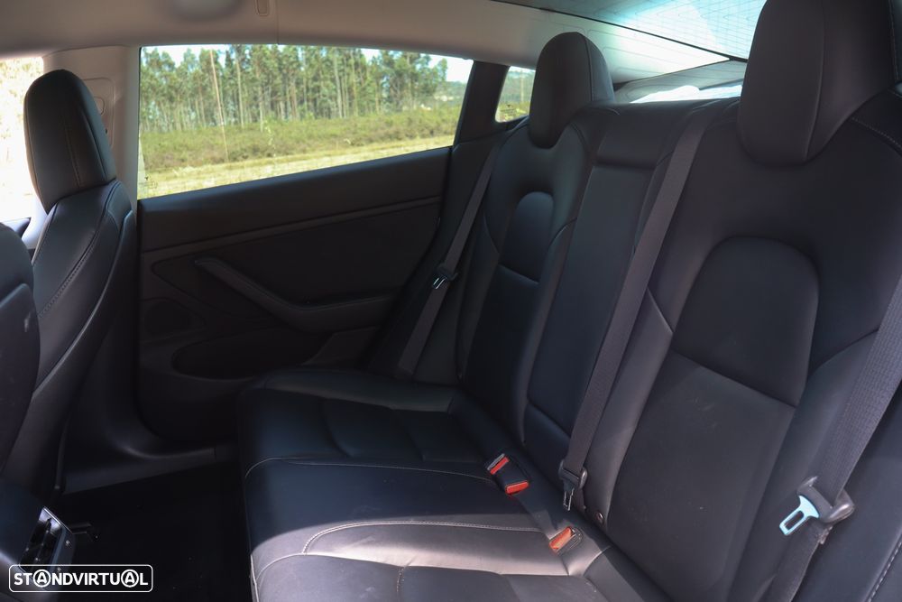 Tesla Model 3 - 7