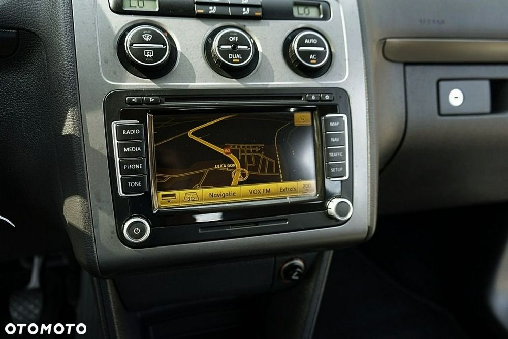 Volkswagen Touran - 24