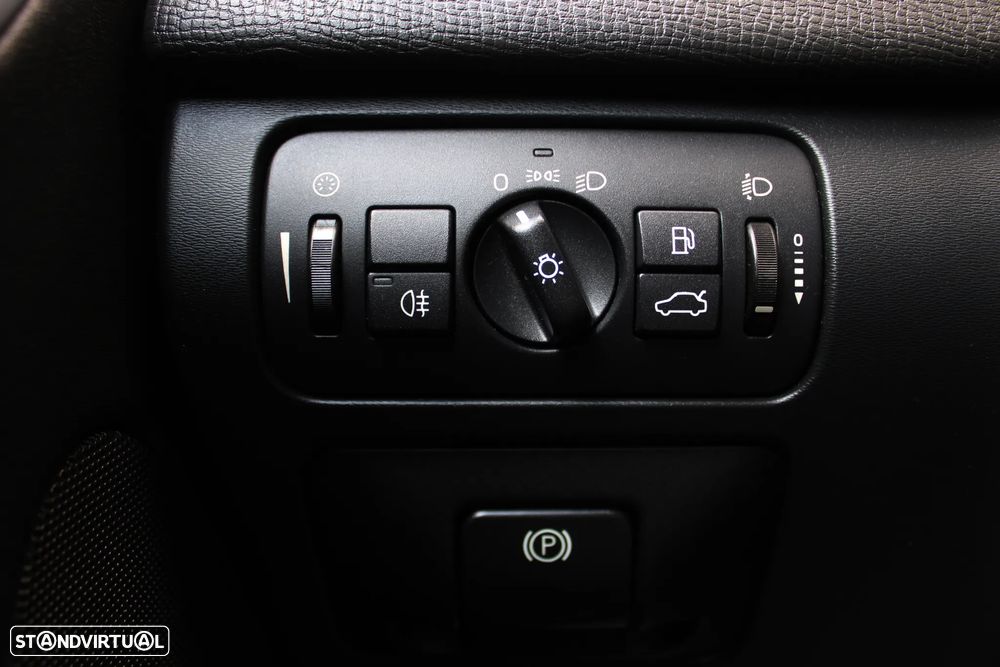 Volvo XC 60 2.0 D3 R-Design Geartronic - 46