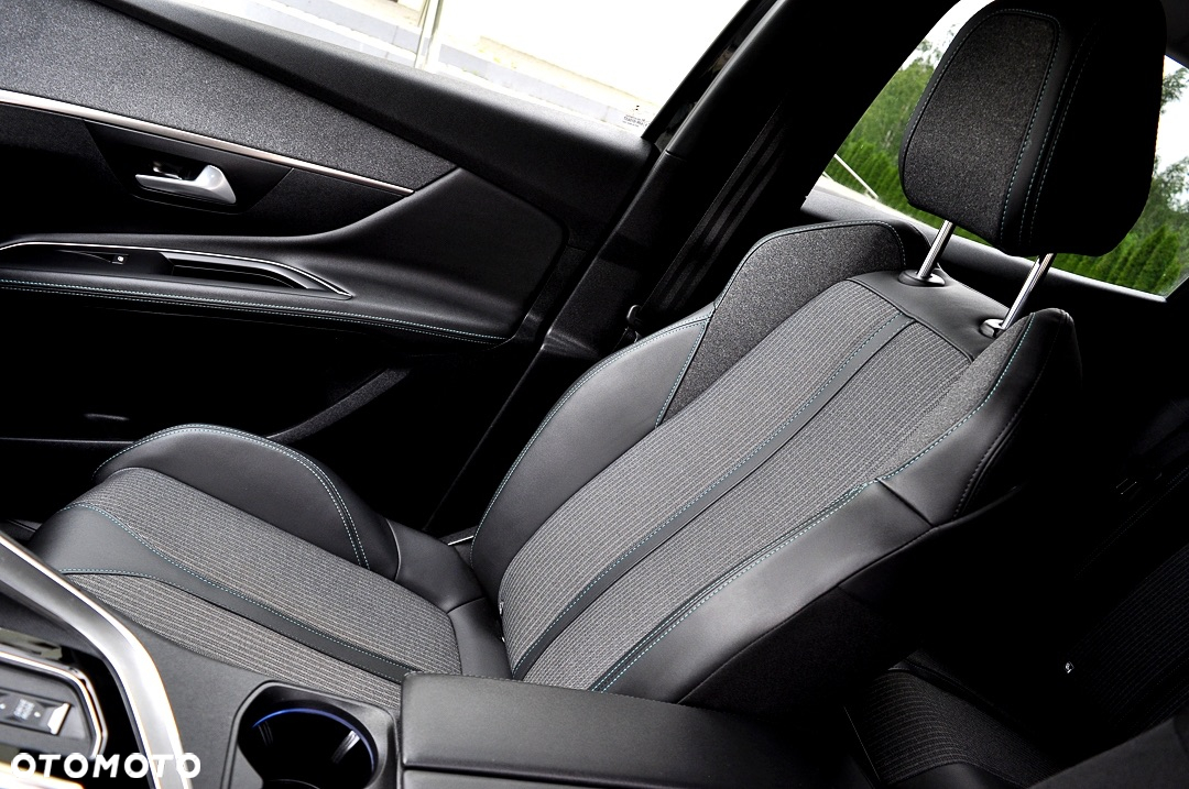 Peugeot 3008 Hybrid 225 e-EAT8 Allure Pack - 24