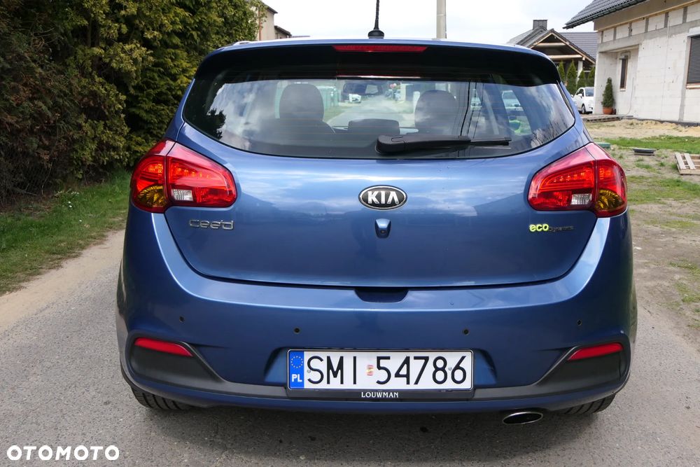 Kia Ceed 1.6 GDI Dream-Team Edition - 14