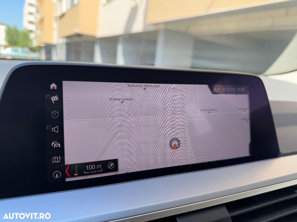BMW X3 xDrive20i AT Advantage - 9