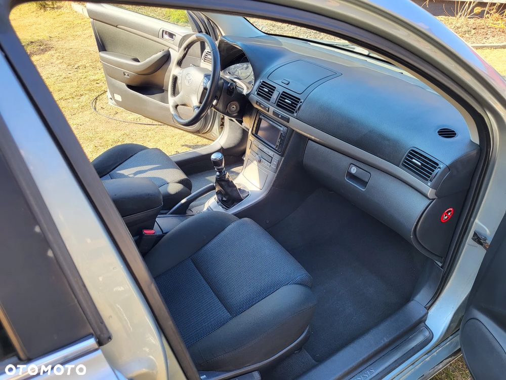 Toyota Avensis 2.0 D-4D Sol+NAVI - 7