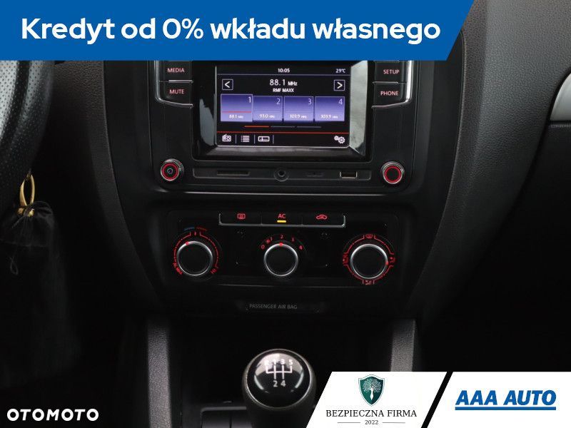 Volkswagen Jetta - 14