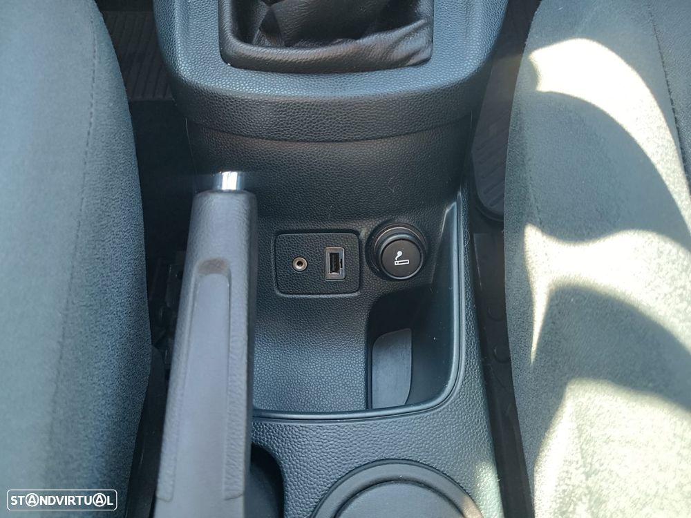 Ford Fiesta 1.4 TDCI Titanium - 19