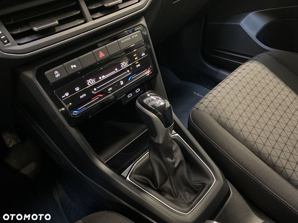 Volkswagen T-Cross - 12