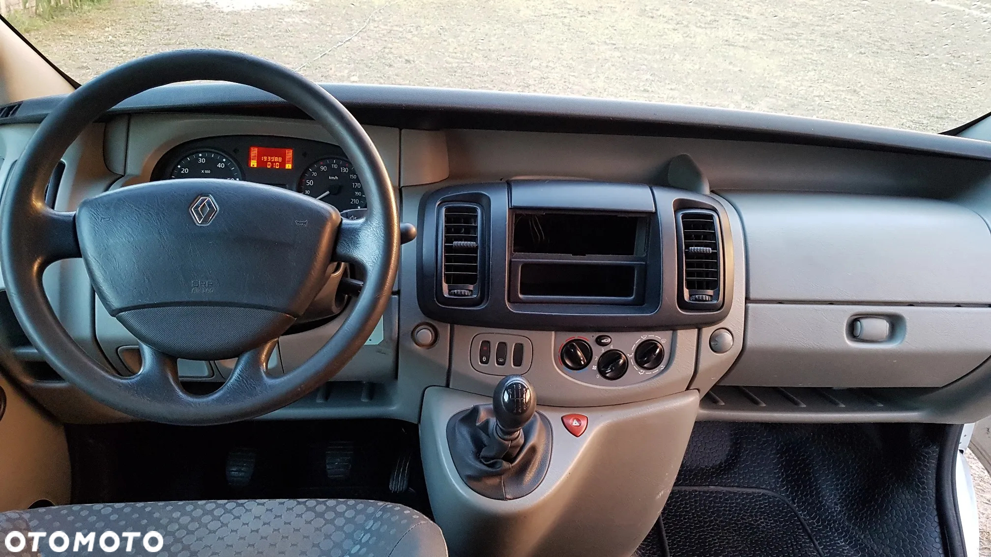 Renault Trafic - 10