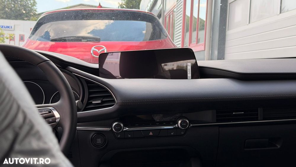 Mazda 3 e-Skyactiv G140 AT MHEV Center-Line - 11
