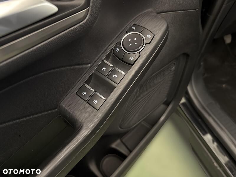 Ford Kuga - 13