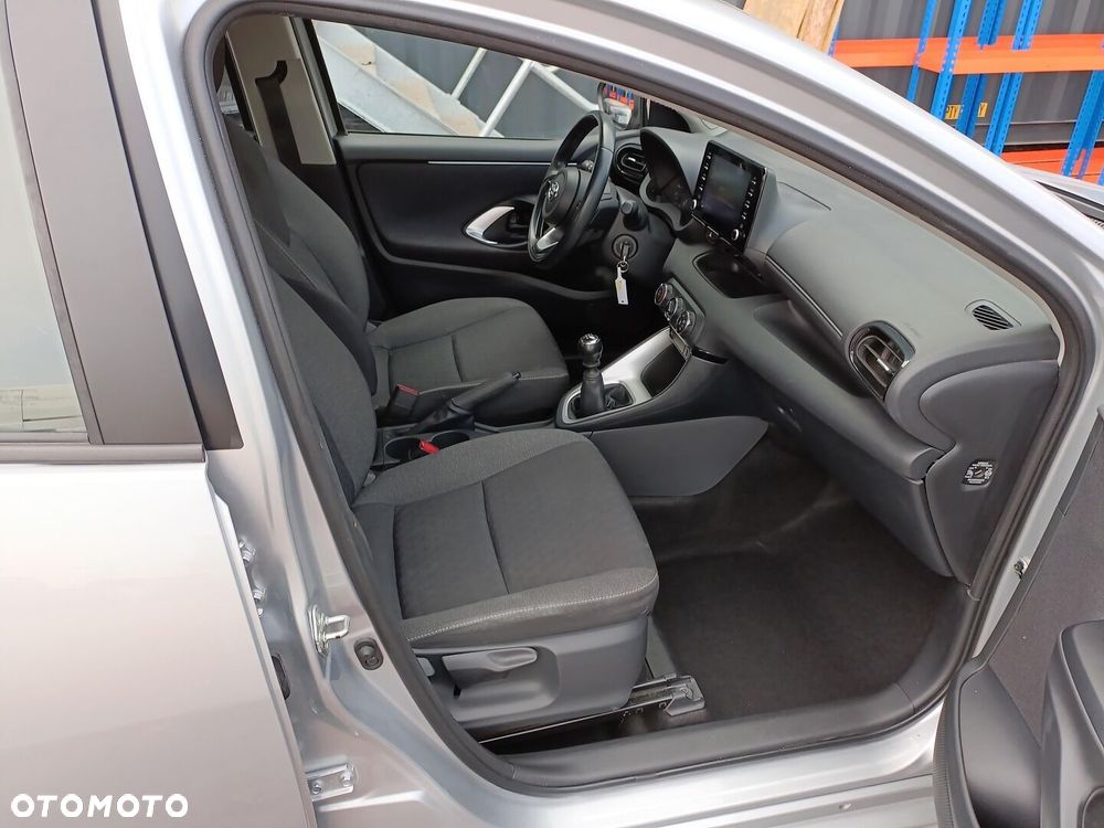 Toyota Yaris - 12