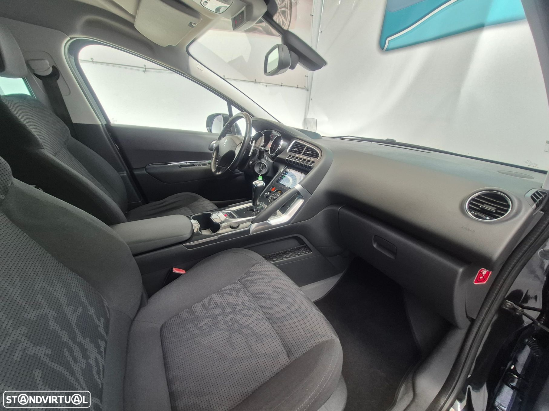 Peugeot 3008 1.6 e-HDi Active 2-Tronic - 24
