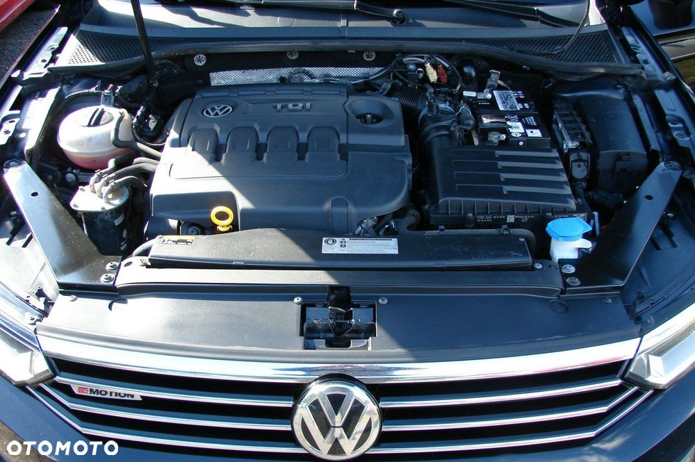 Volkswagen Passat - 25