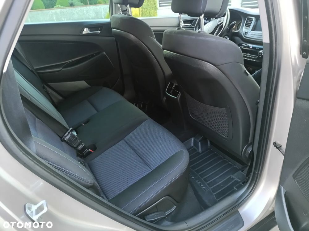 Hyundai Tucson blue 1.7 CRDi 2WD Style - 22