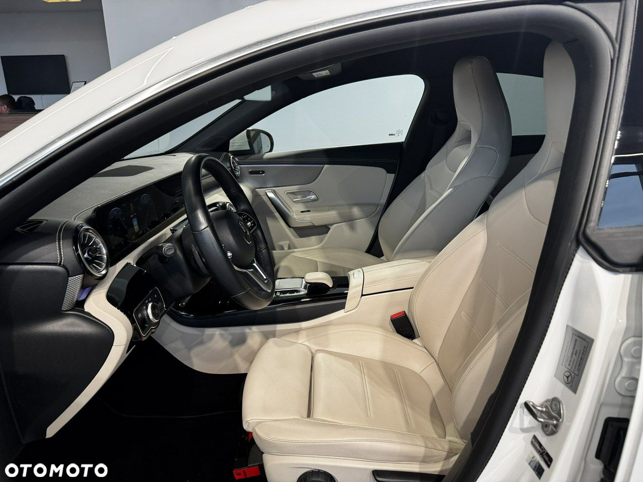 Mercedes-Benz CLA - 13