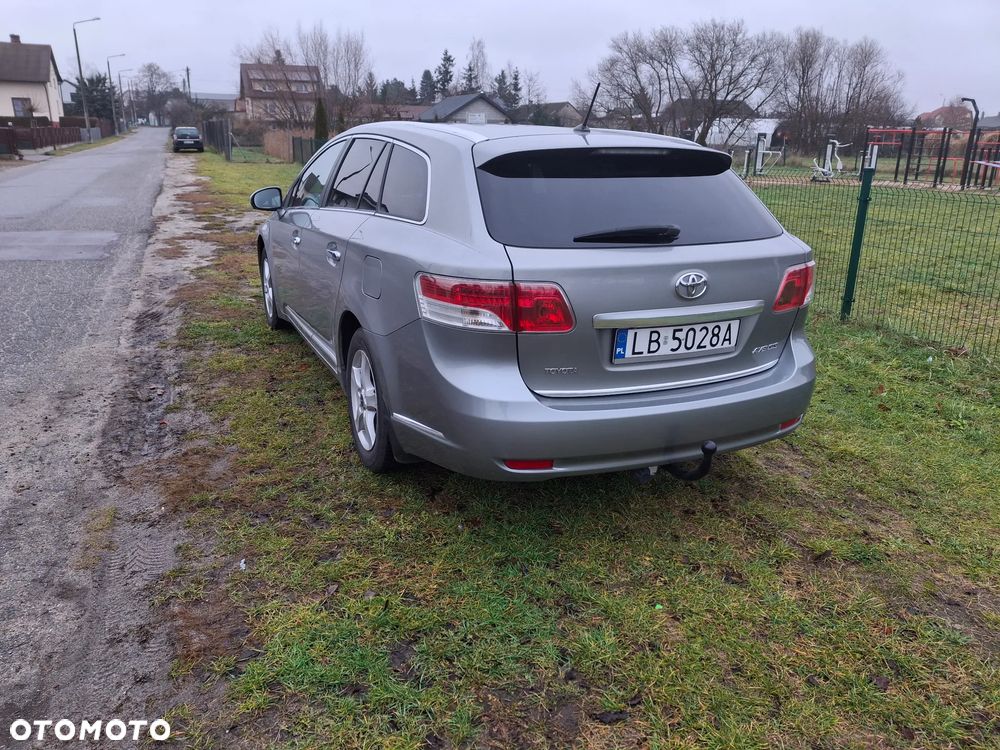 Toyota Avensis 2.0 D-4D - 8