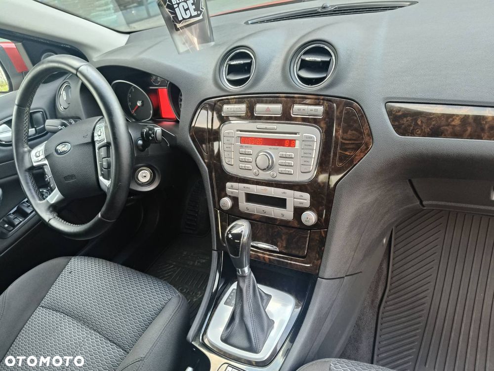 Ford Mondeo 2.3 Ghia - 16