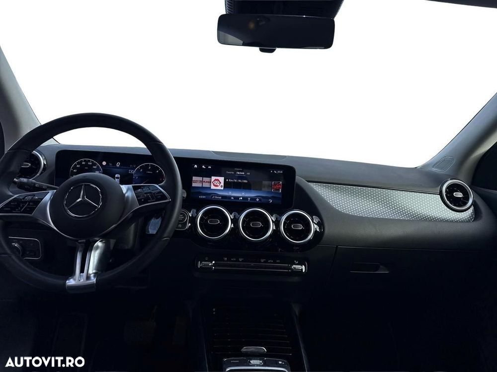 Mercedes-Benz GLA 180 d Aut. - 11