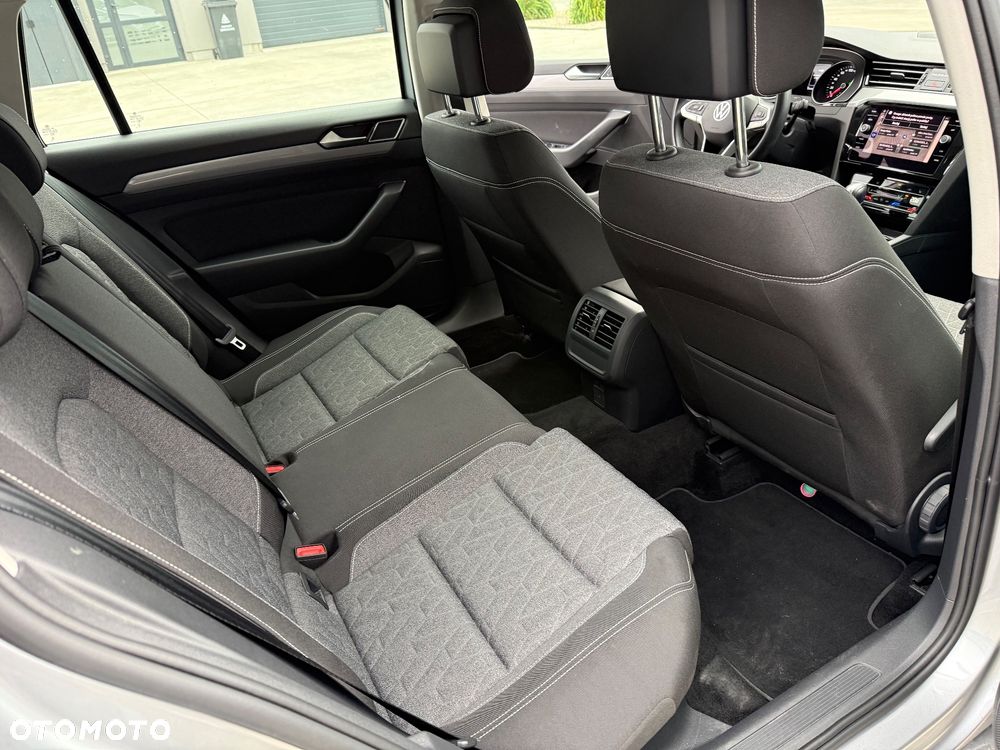 Volkswagen Passat Variant 2.0 TDI Business DSG - 26