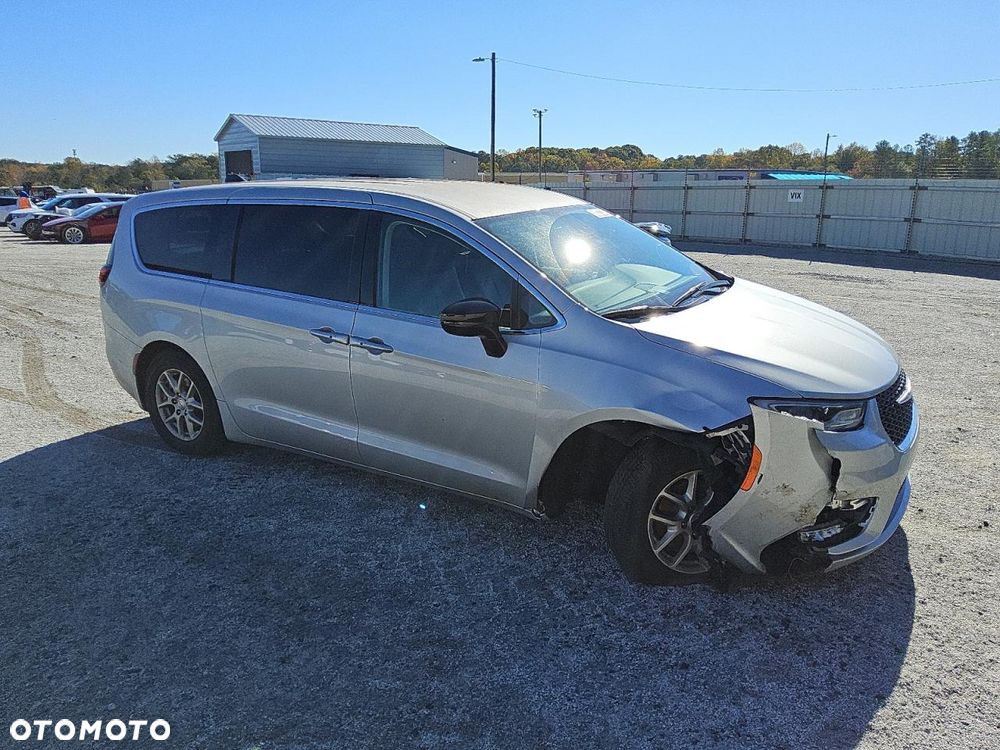 Chrysler Pacifica - 20