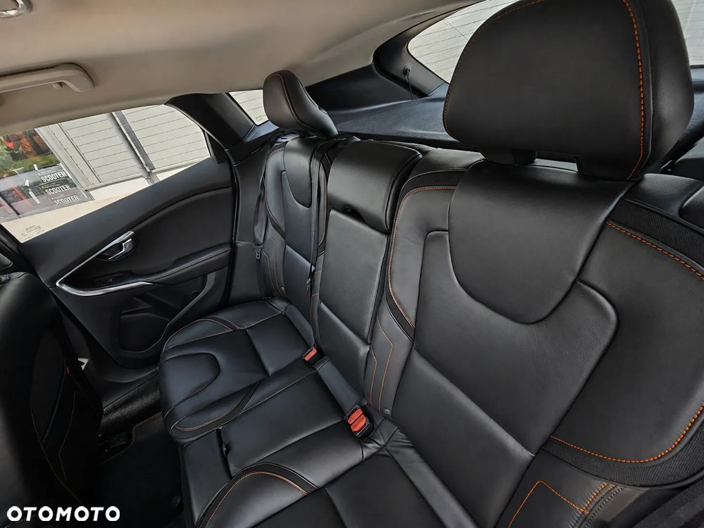Volvo V40 T3 Drive-E R-Ocean Race - 9