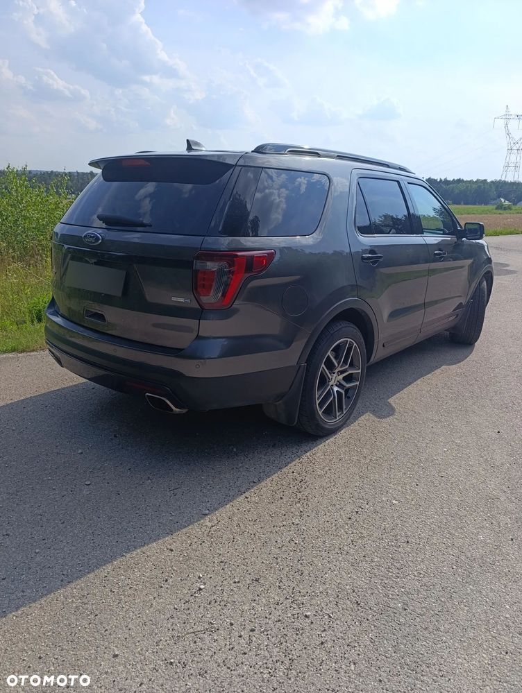 Ford Explorer - 4