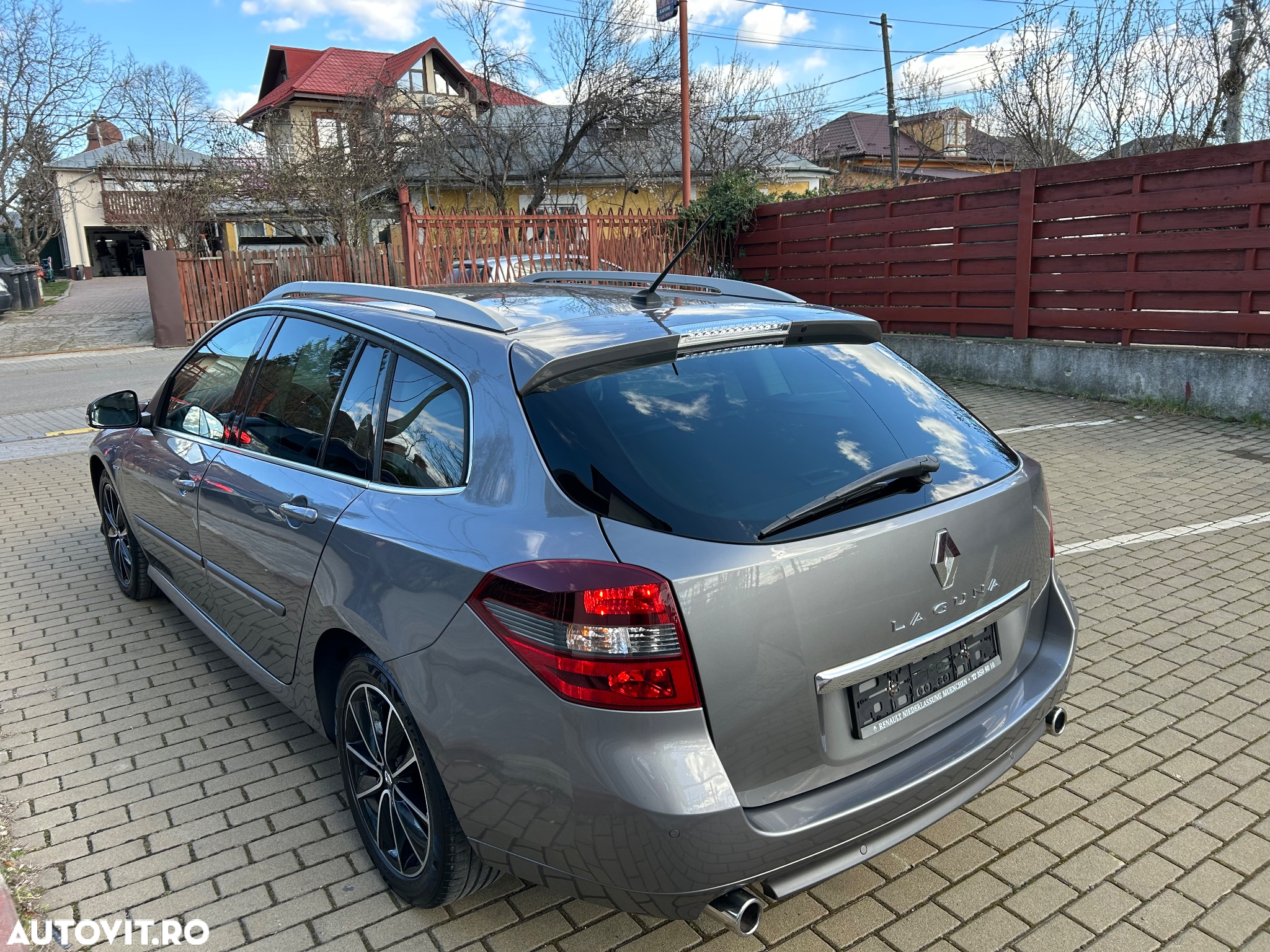 Renault Laguna dCi 150 FAP Start-Stop Bose Edition - 14