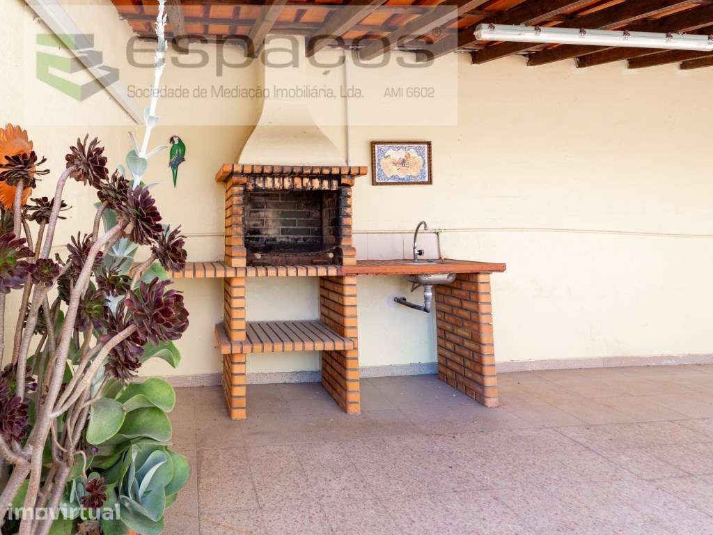 Moradia T7 com Terreno de Cultivo, 2 Garagens e Vista desafogada, B... - Grande imagem: 4/59
