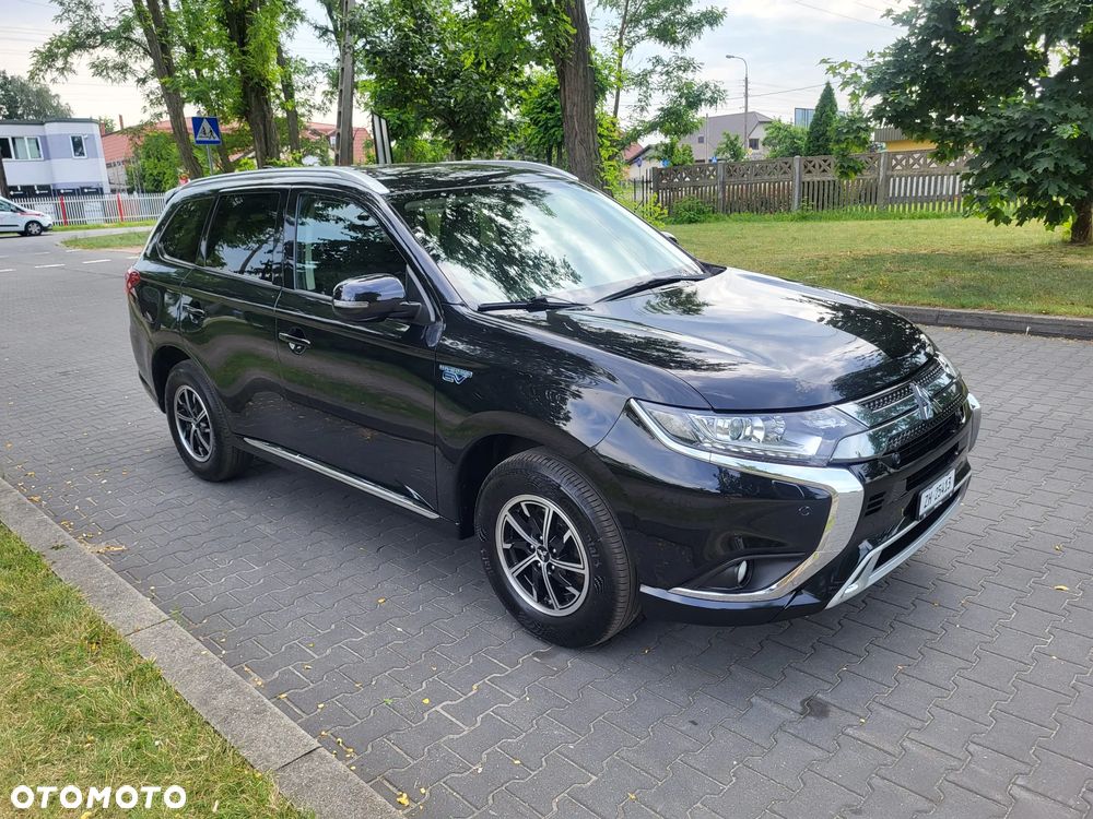 Mitsubishi Outlander 2.0 4WD Top - 17