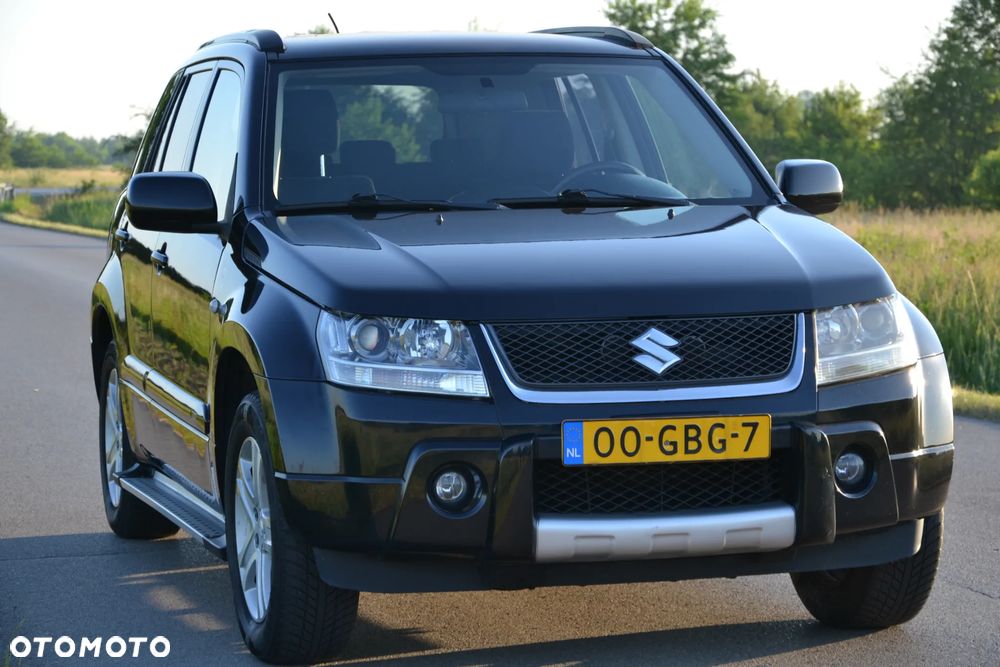 Suzuki Grand Vitara 2.0 Comfort - 32