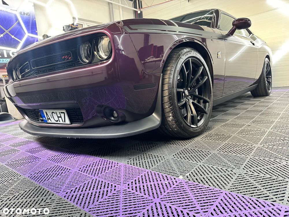 Dodge Challenger 6.4 Scat Pack - 21